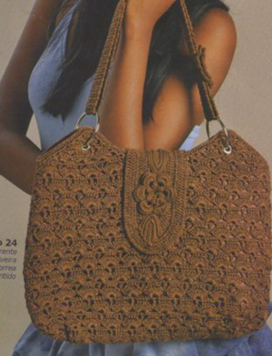 Crochet Shell Bag Pattern with Flower Motif