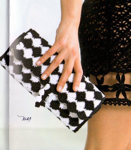 Sun Dial Stitch Crochet Clutch
