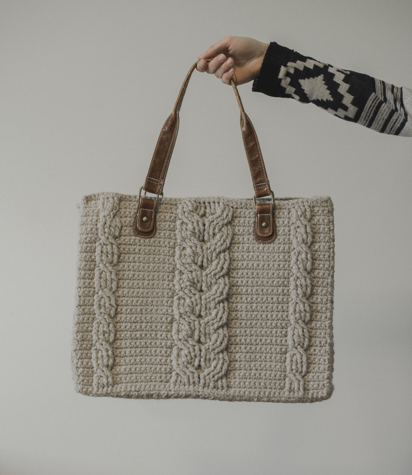 free cabled tote bag crochet pattern