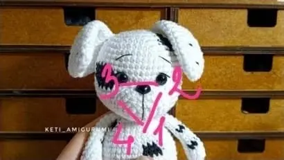Crochet dog eye tightening