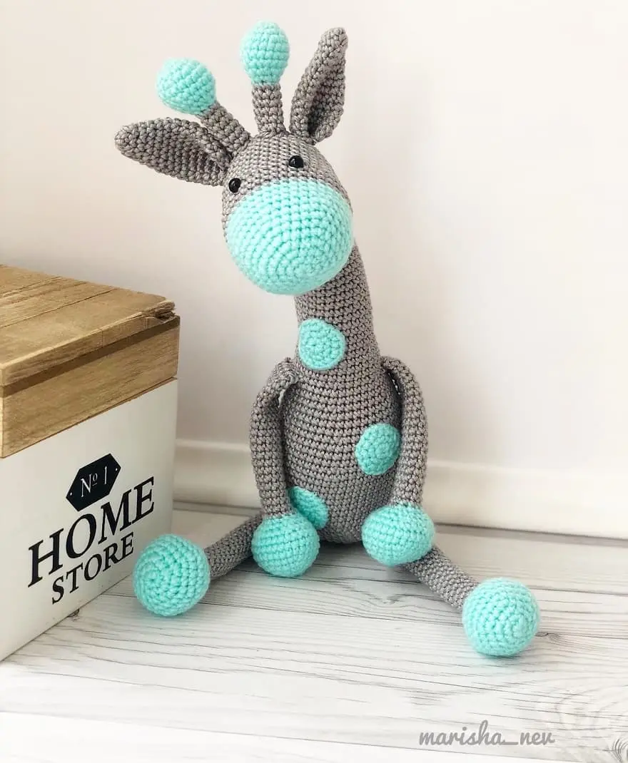Amigurumi giraffe free crochet pattern