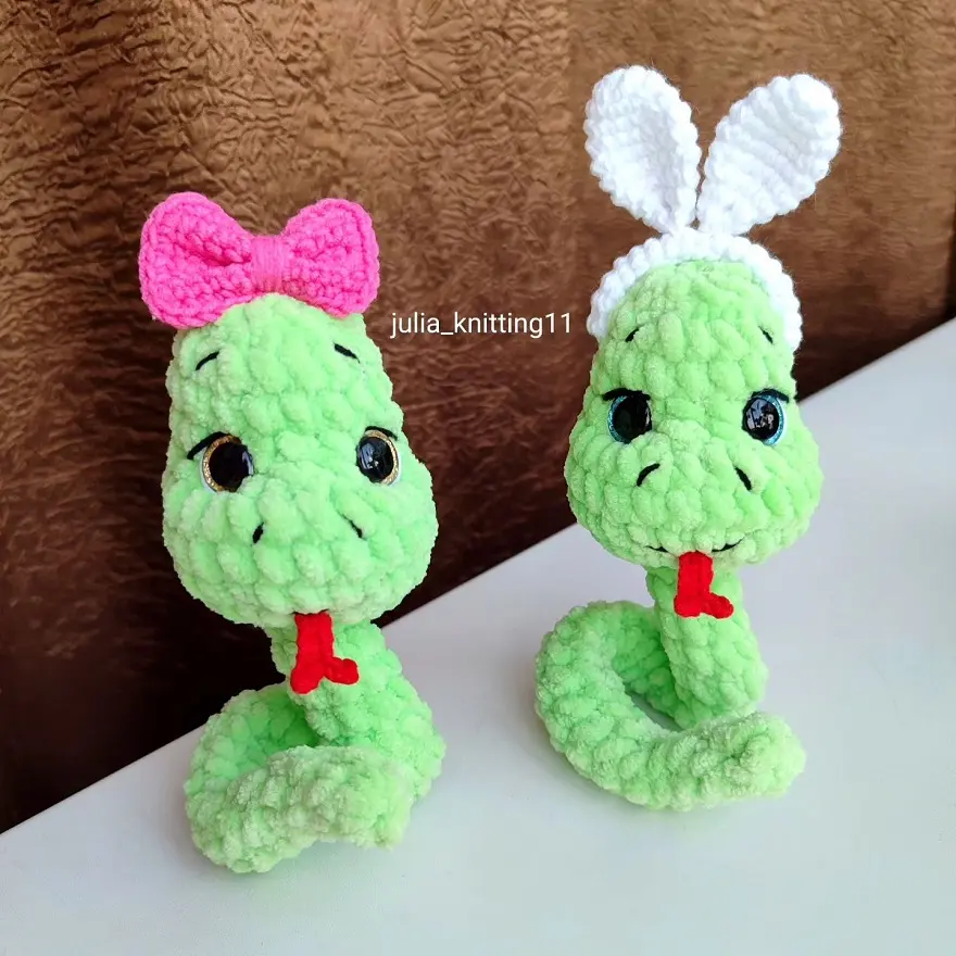 Crochet little snake free pattern