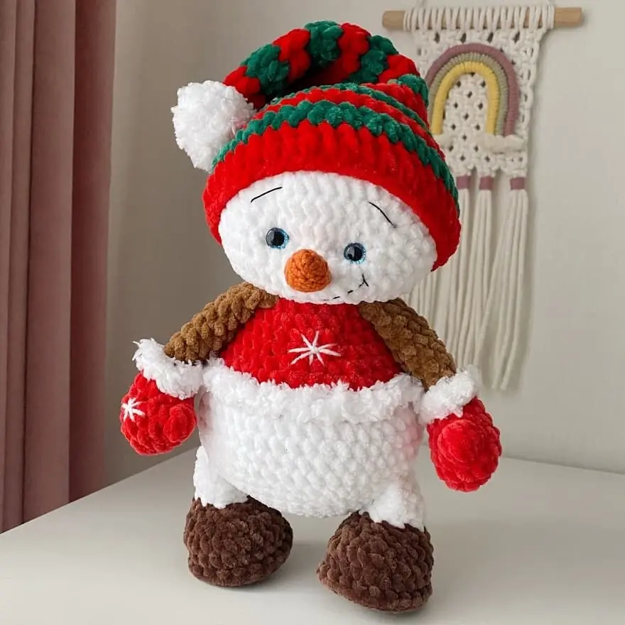 Amigurumi snowman free crochet pattern