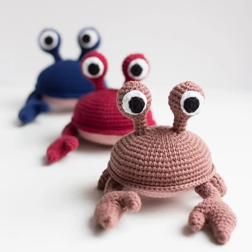 Christian the crab free crochet pattern