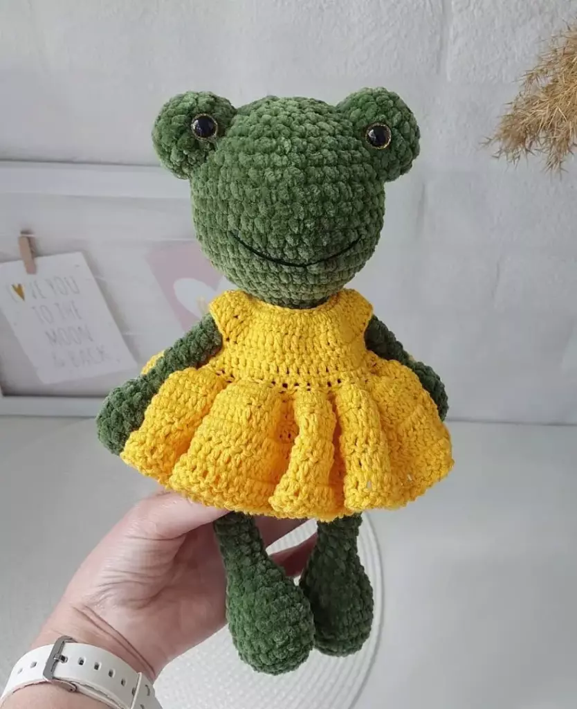 Amigurumi plush frog