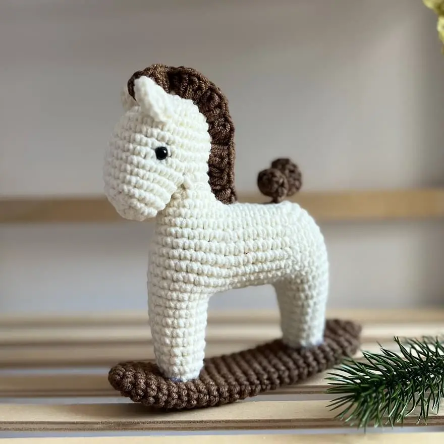 Crochet rocking horse free pattern