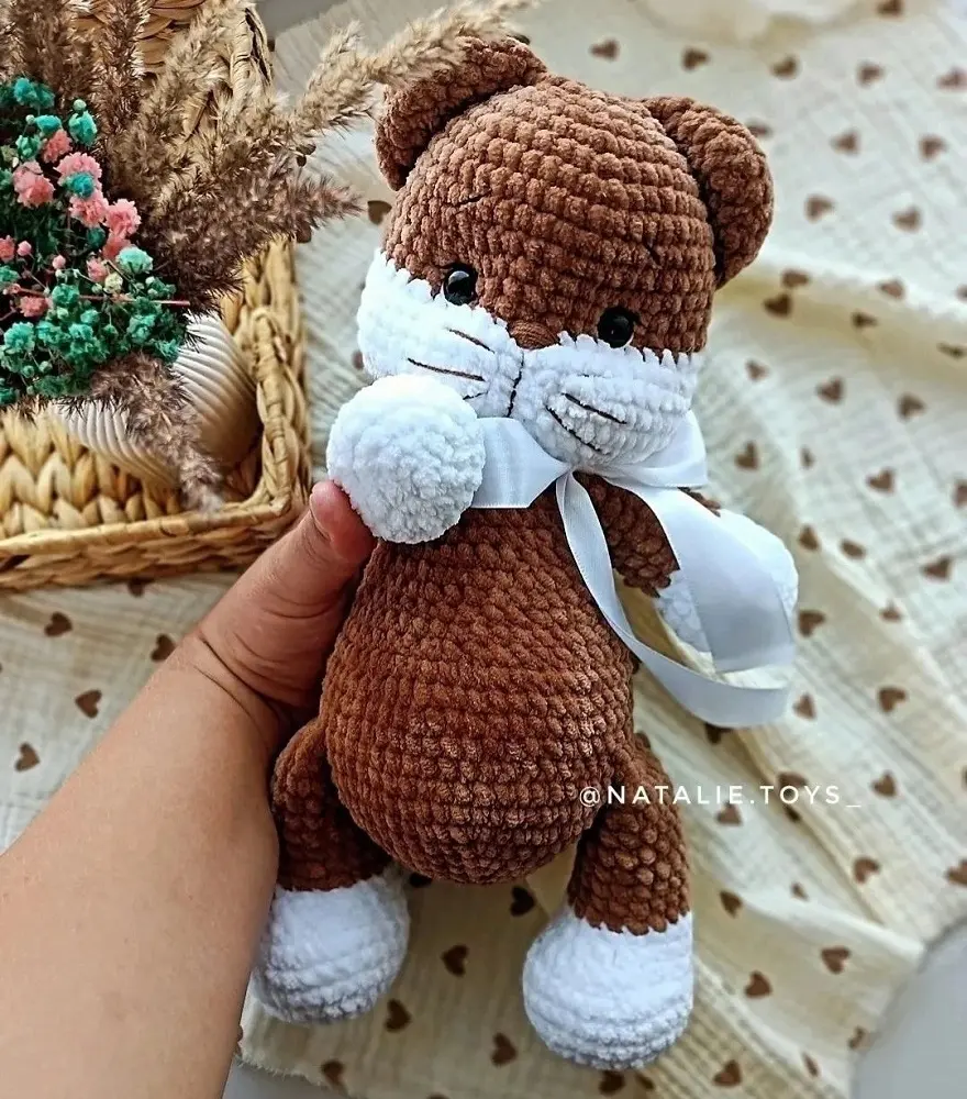 Free amigurumi plush cat pattern