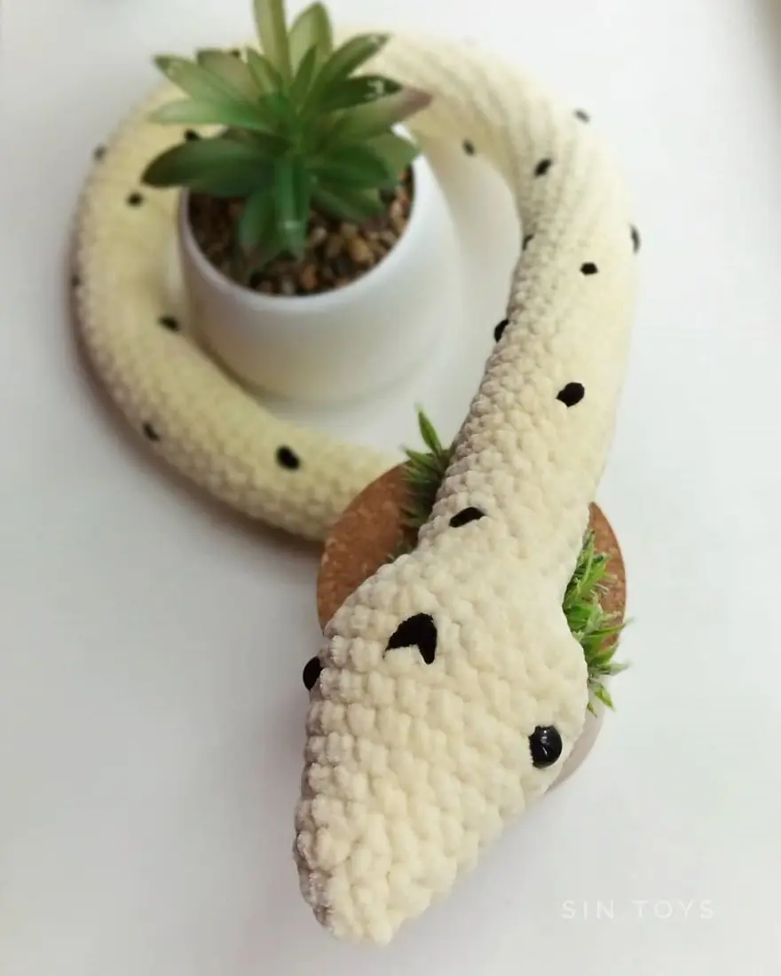 Crochet big snake amigurumi