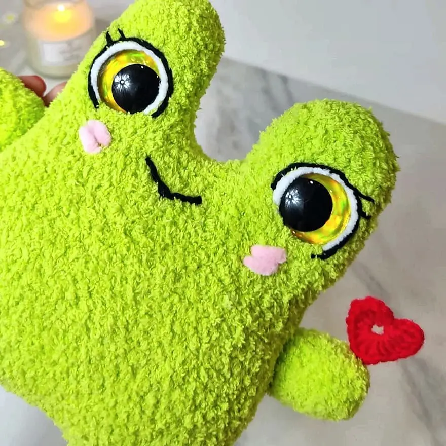 Crochet plush frog pattern