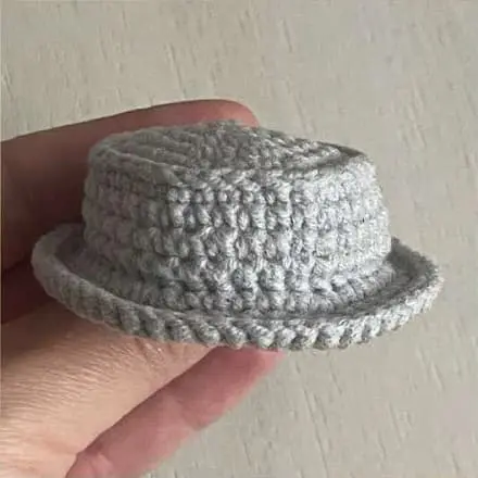Crochet hat for a toy