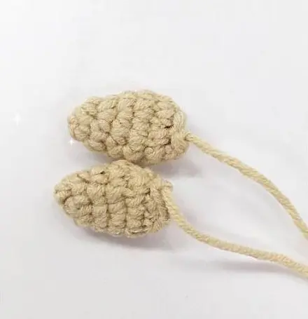 Crochet reindeer: ears and tail Crochet reindeer ears and tail