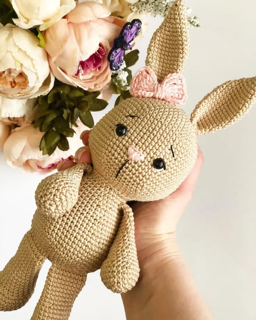 Crochet lovely bunny amigurumi