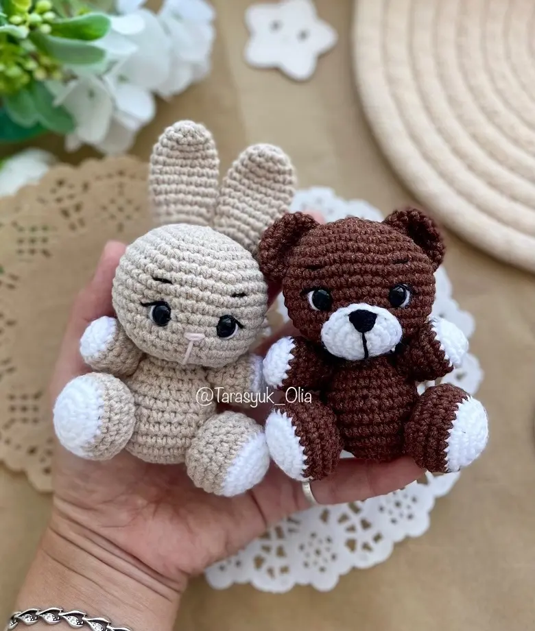 Amigurumi bunny and teddy bear