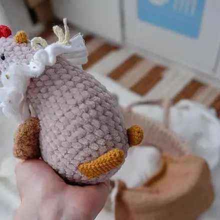 Amigurumi chicken pattern