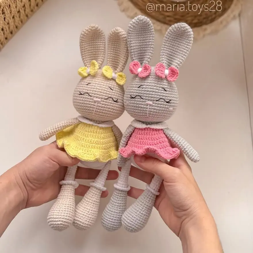 Amigurumi bunny in dress