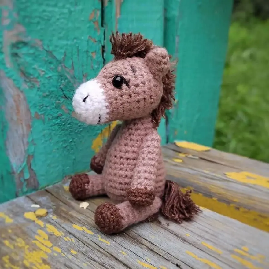 Crochet horse amigurumi
