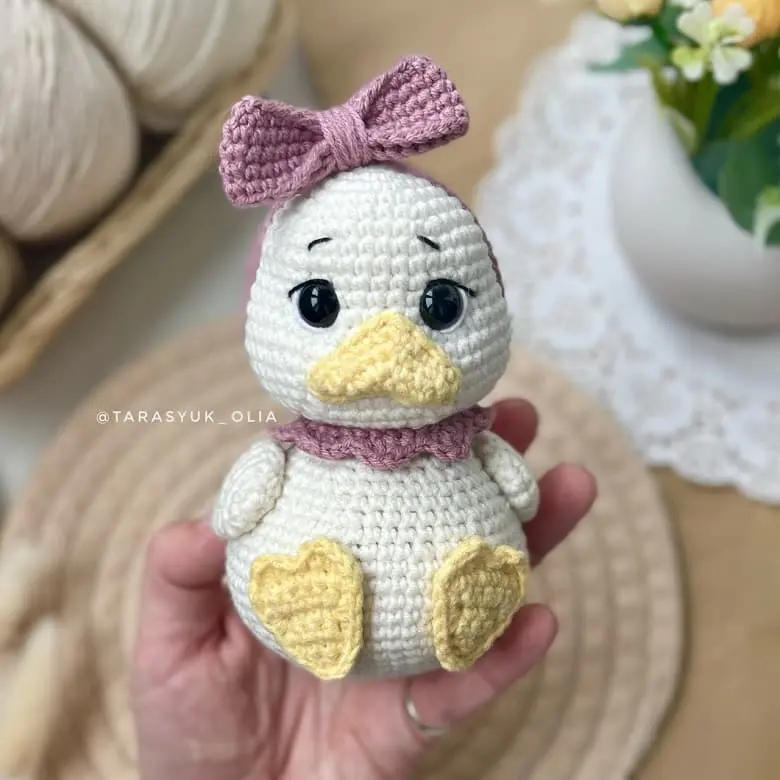 Amigurumi cute duck with bow Amigurumi cute duck with bow