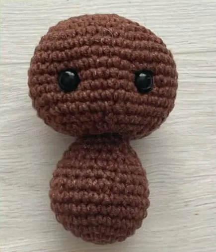 Crochet teddy bear eye tightening