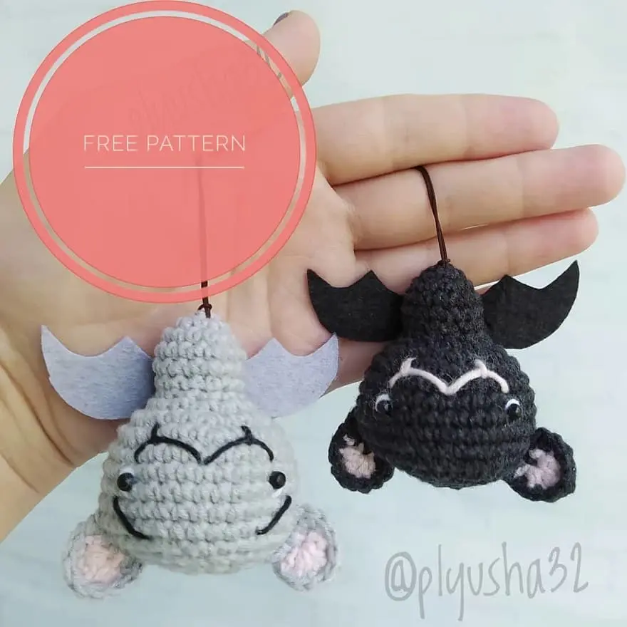Crochet Halloween bat free pattern