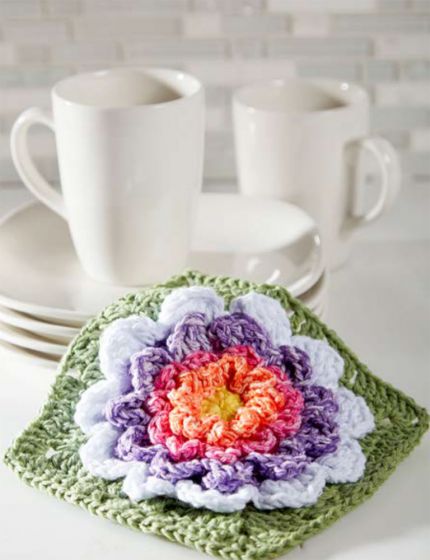 Free Crochet Pattern for a Full Bloom Dishcloth Square