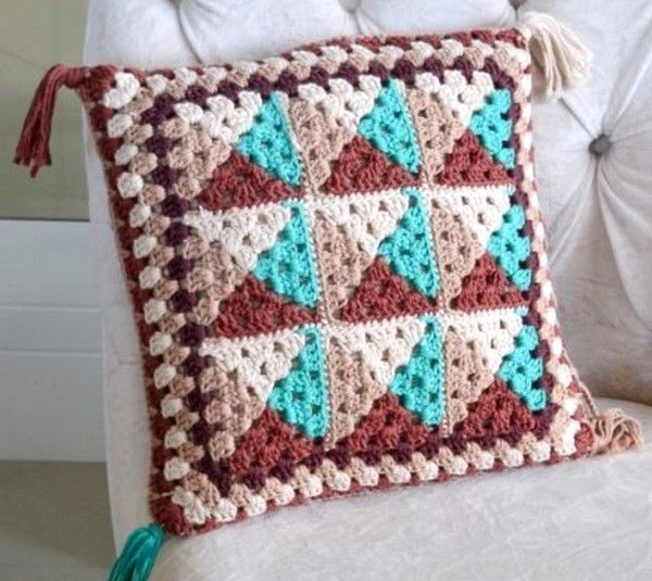 Crochet Diagrams for Decorative Pillows