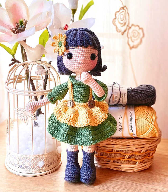Crochet Doll Free Amigurumi Pattern