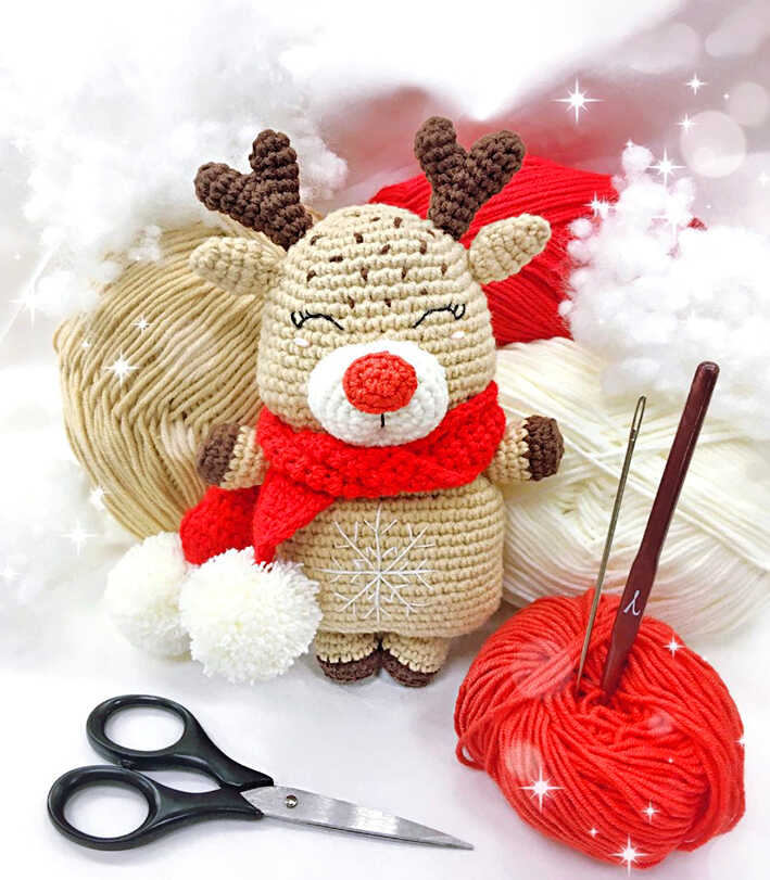 Free Amigurumi Christmas Reindeer Pattern
