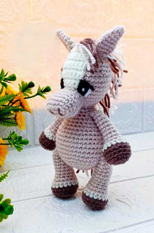 Low Sew Amigurumi: Step-by-step donkey crochet guide focusing on beginner friendly and easy assembly.
