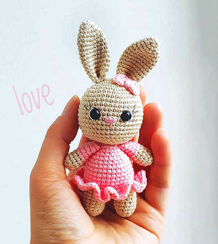 Amigurumi Free Bunny In Dress Pattern