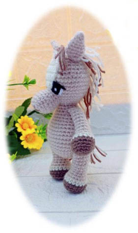 Free Quick to Make Amigurumi: Small donkey pattern detail for a unique DIY crochet gift idea.