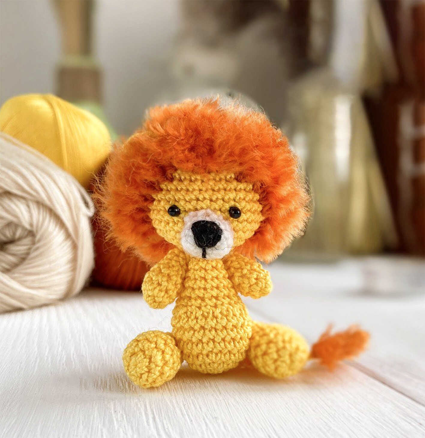 Tiny Lion Amigurumi for Beginner Crochet Projects
